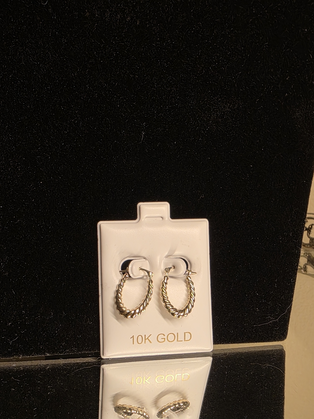 ✨️✨️ 10K Gold Twisted Oval Hoop Earrings